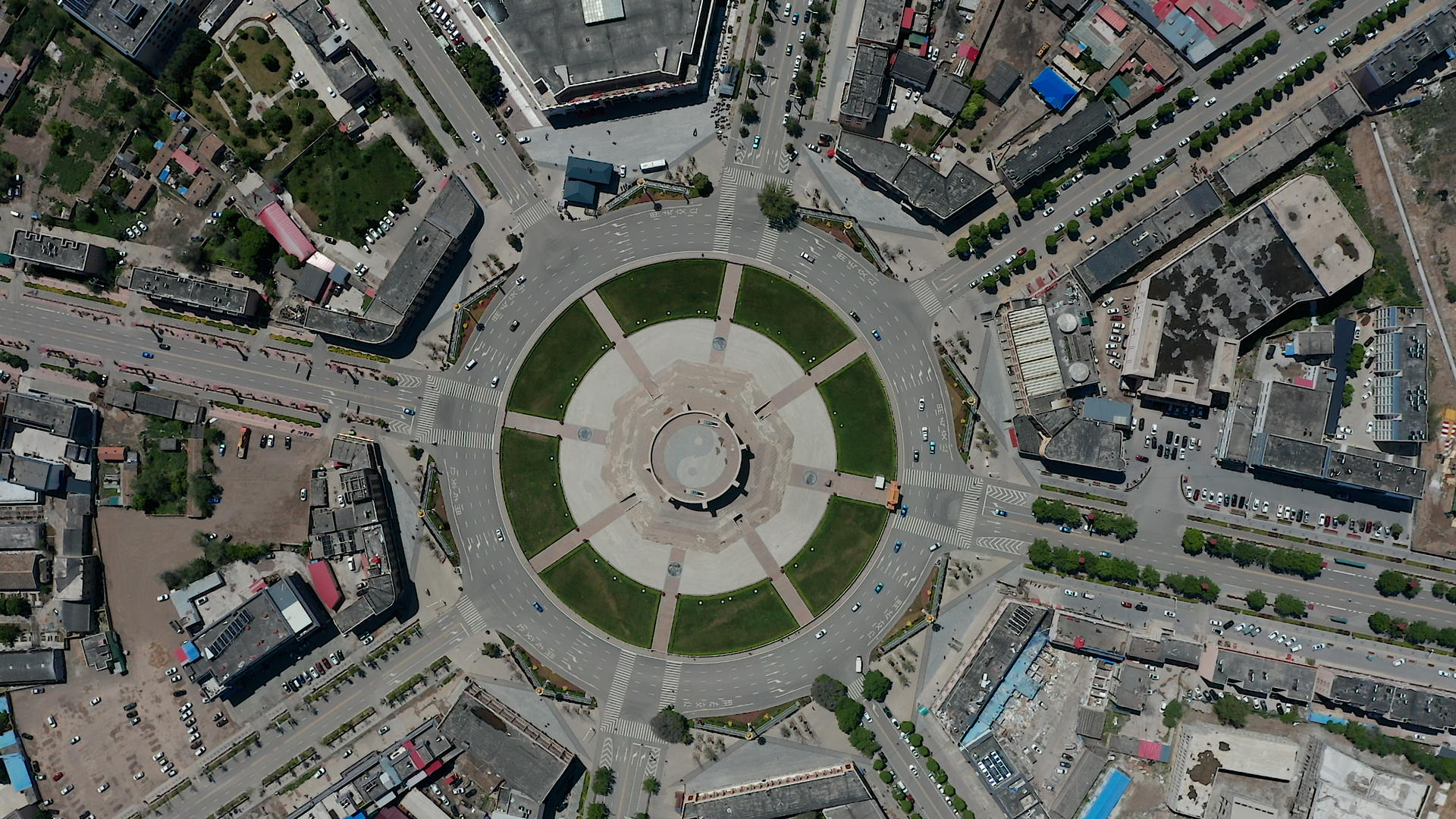 新疆特克斯八卦城城市风光航拍视频的预览图