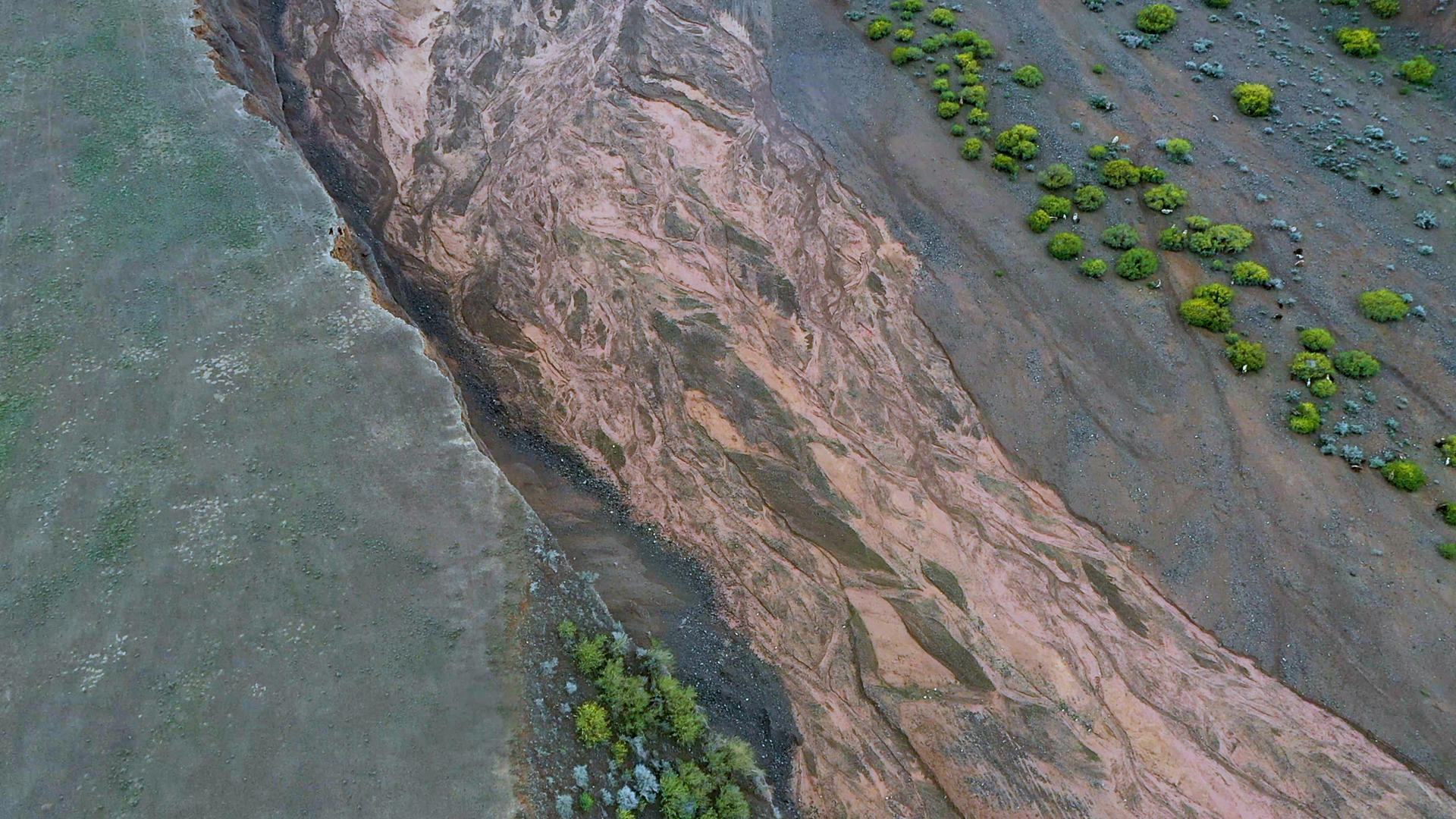 河谷峡谷航拍素材自然风光视频的预览图