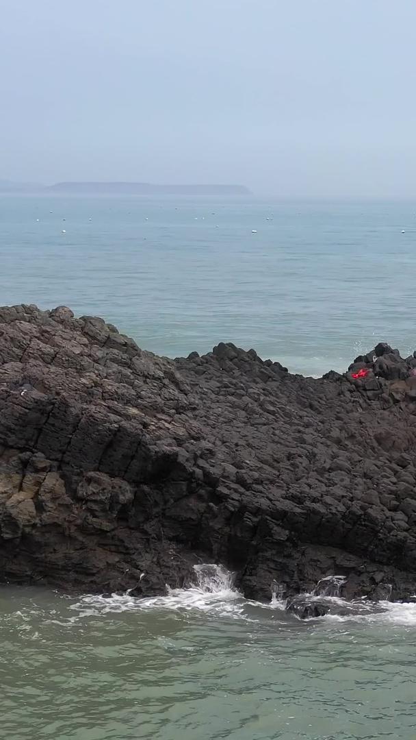 火山岛风光福建漳州白塘湾火山地质公园视频的预览图