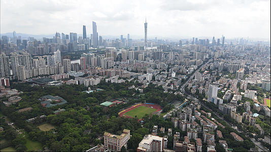 4k高清航拍广州海珠区城市建筑群天际线视频的预览图