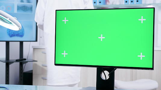现代实验室的绿色屏幕模拟监视器视频的预览图