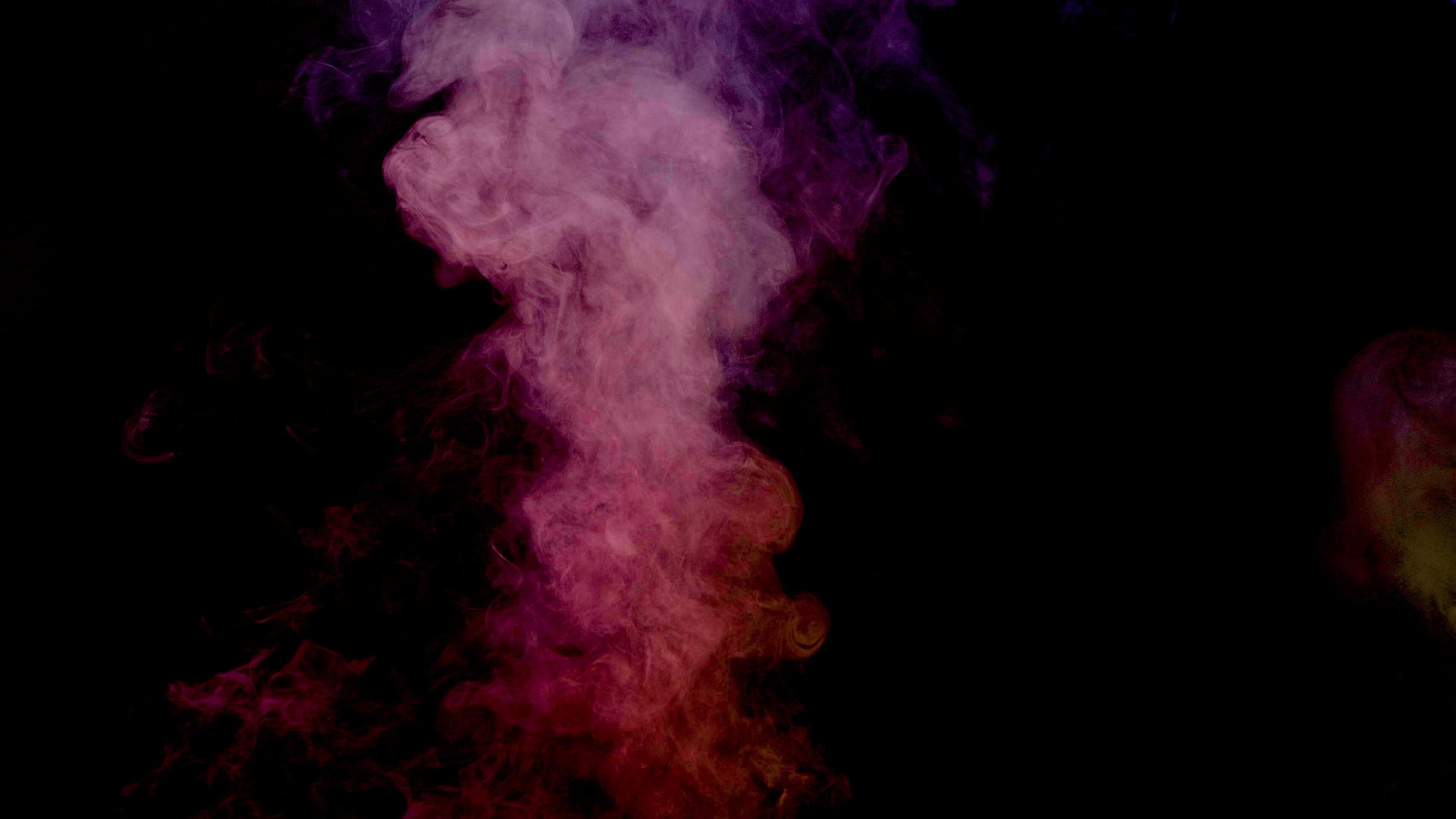 美丽的烟云慢慢地漂浮在空气中视频的预览图