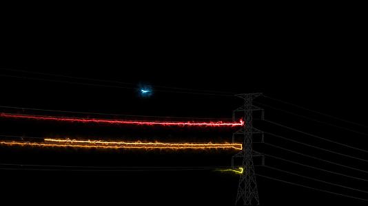 电力线上的能量和电杆上的蓝色火花以及未来能源电路上的能量视频的预览图