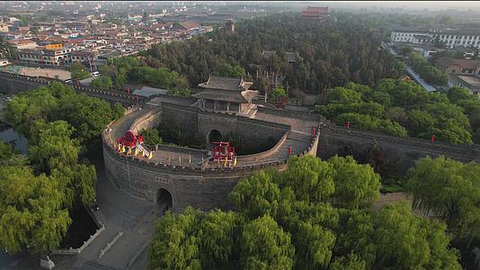航拍5A景点孔庙城墙门视频视频的预览图