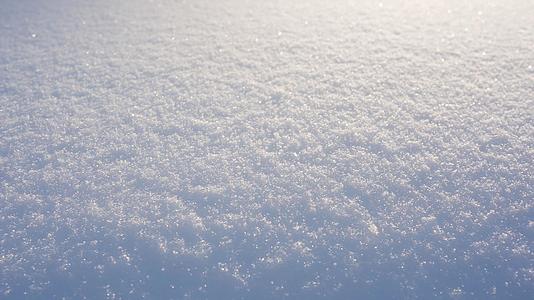 美丽的雪地特写空镜视频的预览图