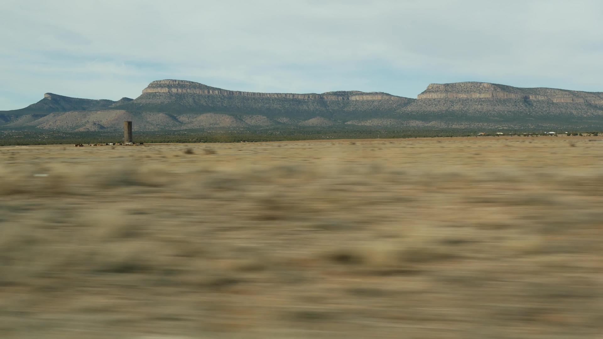 从亚利桑那州的大峡谷出发的公路旅行视频的预览图