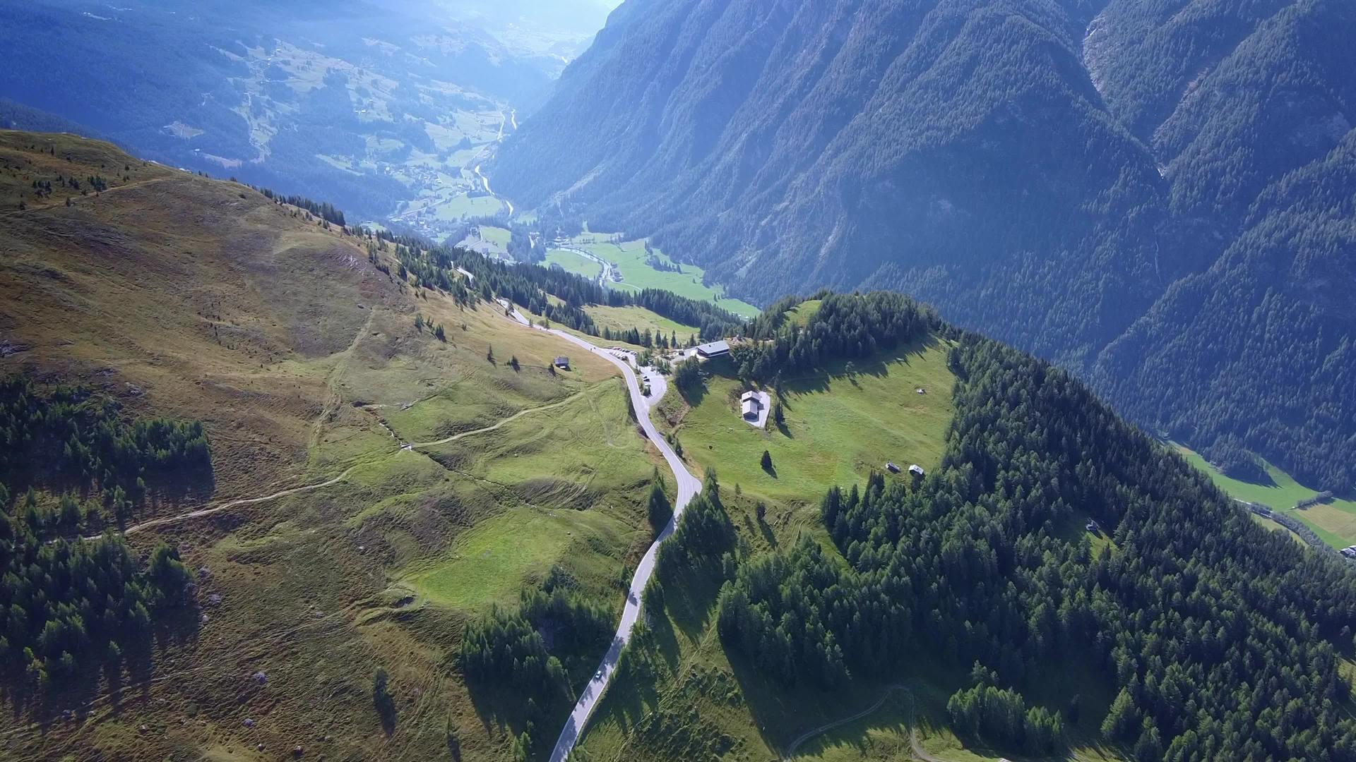 奥斯提亚高山公路令人惊叹的景色视频的预览图