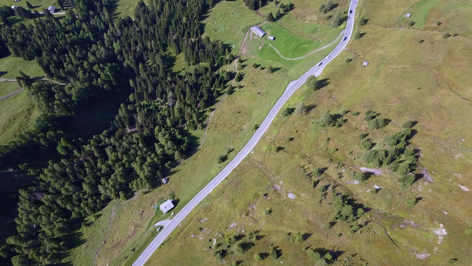 古格洛克纳在奥斯特里亚高山公路上的风景视频的预览图