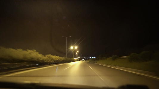 夜间驾驶超全天候高速公路视频的预览图