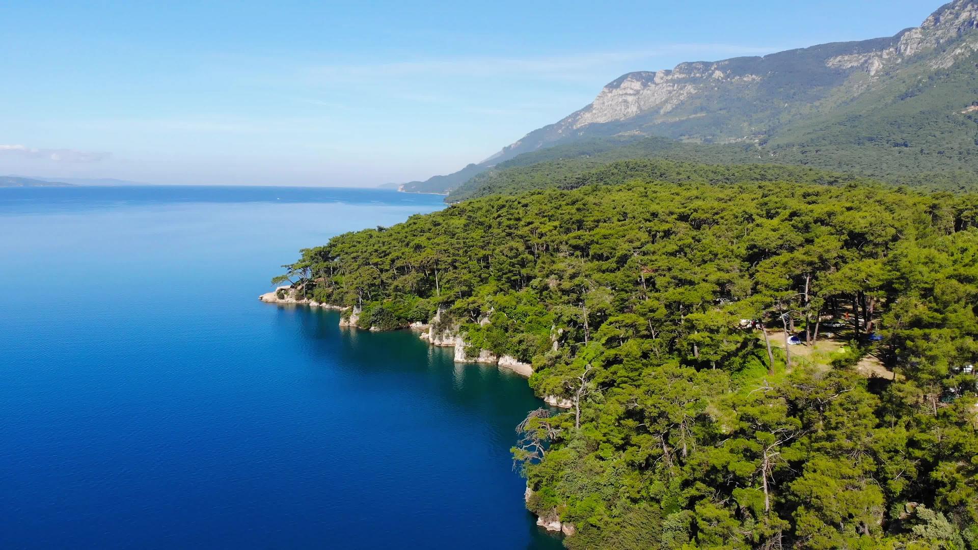 夏季11日爱琴海海岸线航空海平面视频的预览图