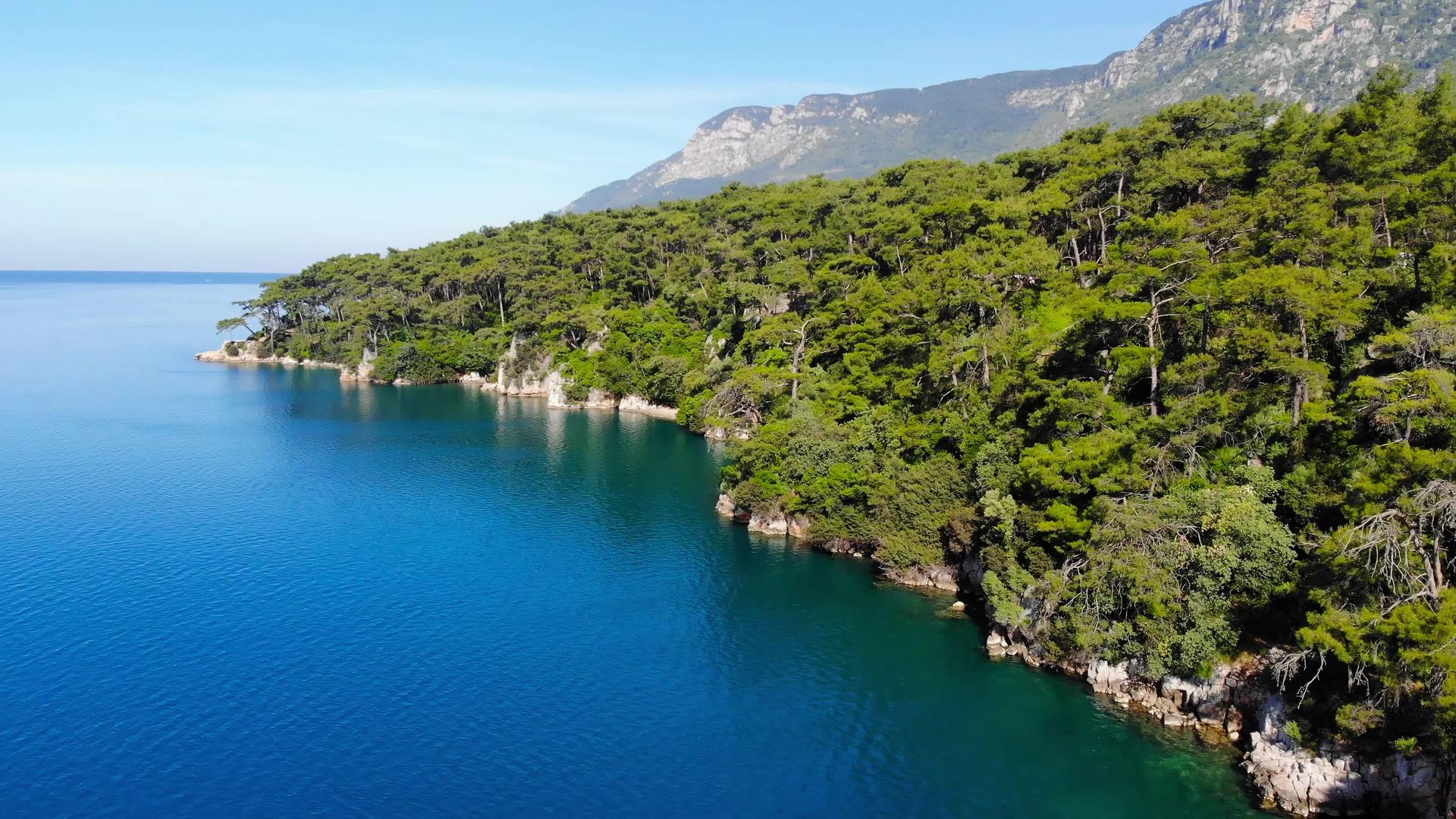 8月爱琴海海岸线航空海平面视频的预览图