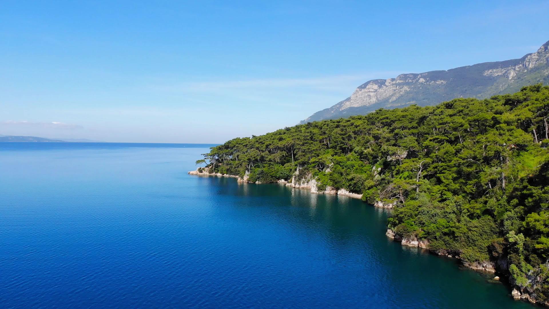 爱琴海海岸线夏季航空海平面视频的预览图
