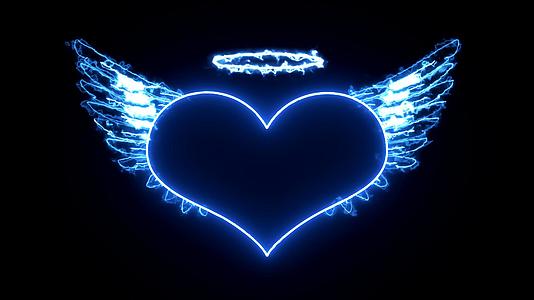 火天使的翅膀在黑暗背景的神圣光环下燃烧视频的预览图