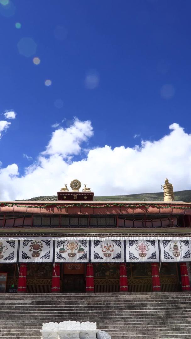 延时视频是拉萨三大圣寺哲蚌寺主殿视频的预览图