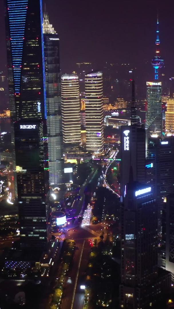 航拍上海世纪大道交通流量视频的预览图