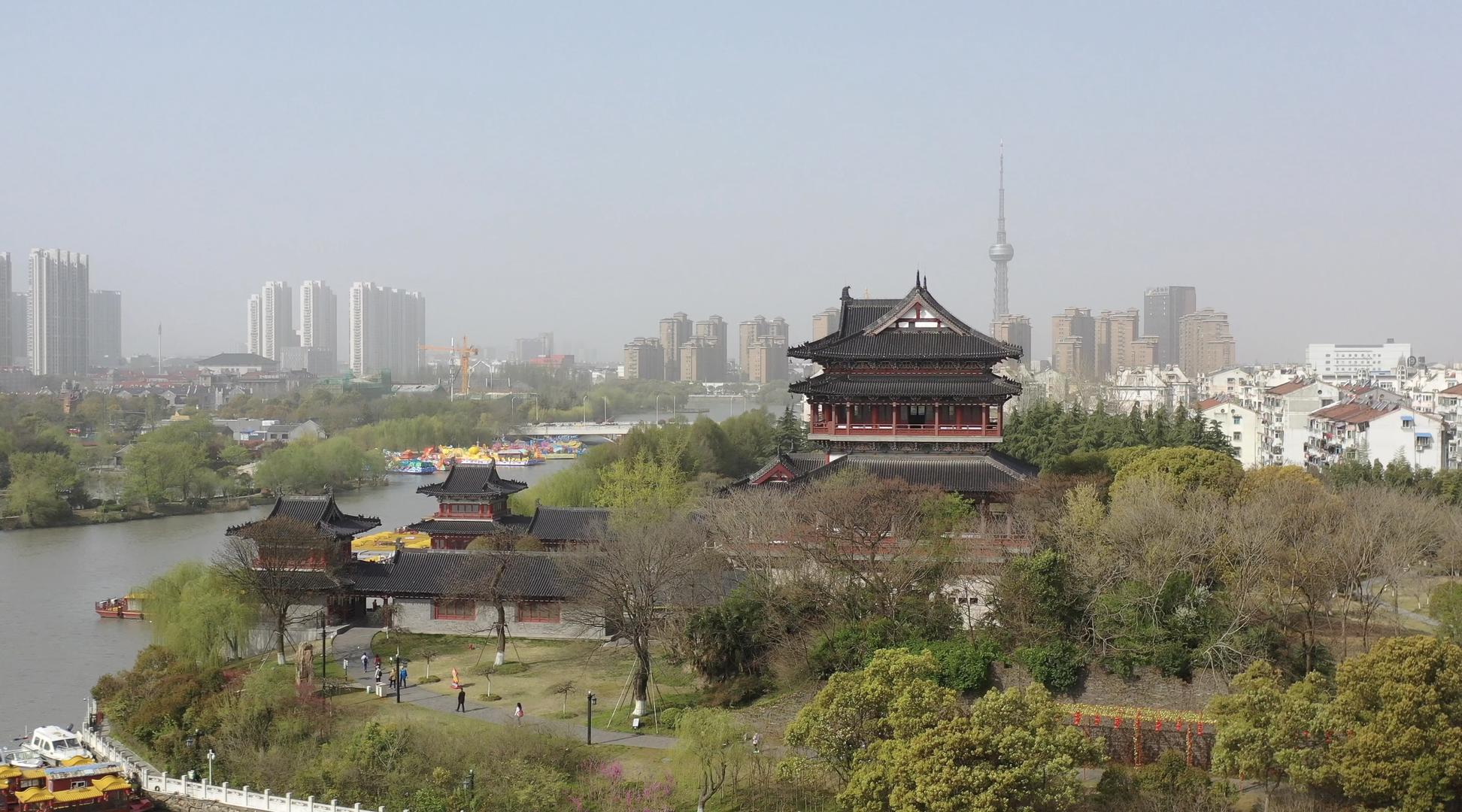 江苏泰州城市风光凤城河景区视频的预览图