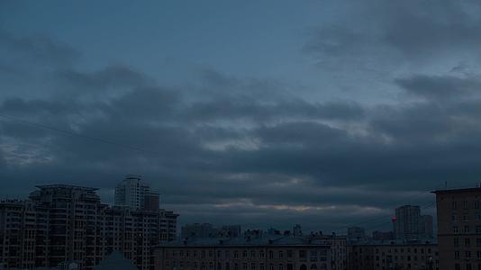 城市时间折叠天空背景视频的预览图