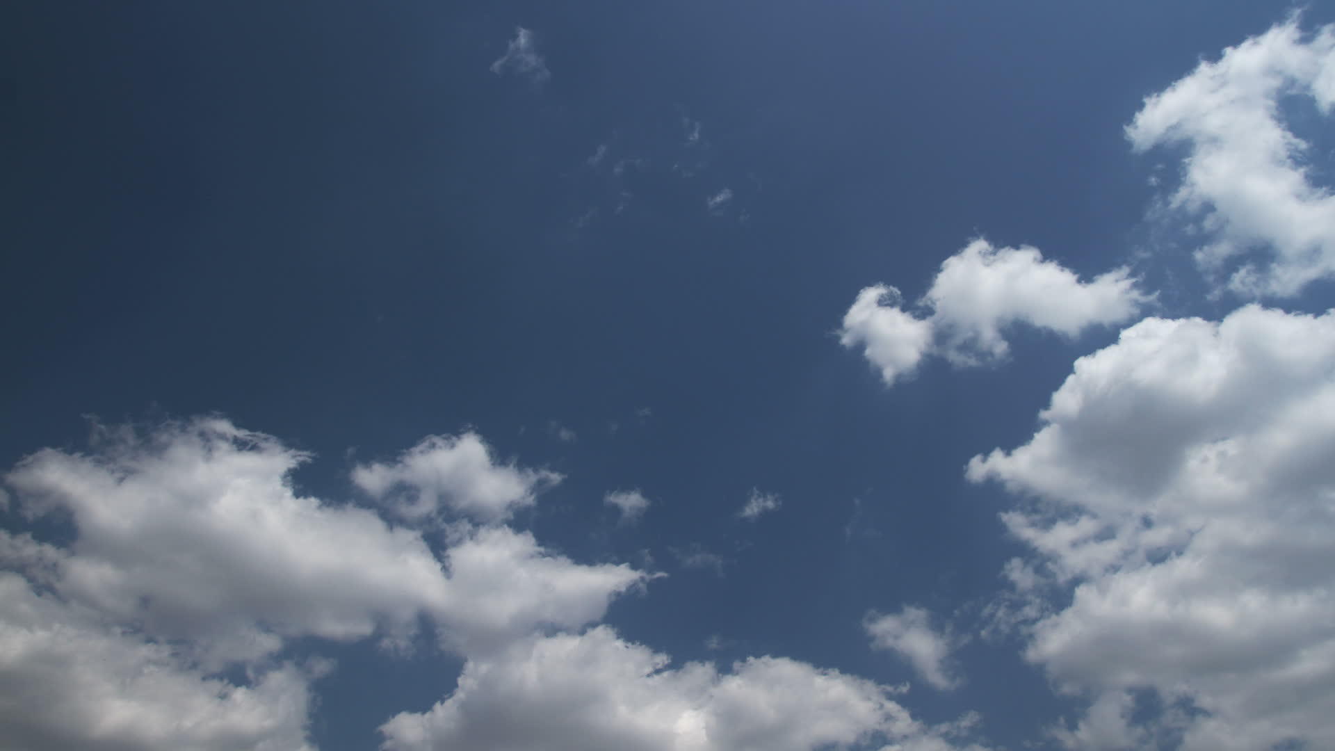 蓝色的天空时和蓝云hd视频的预览图