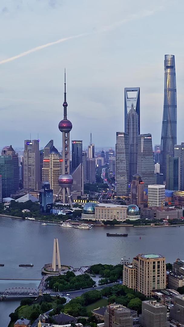 【城市宣传片】上海航拍夜景陆家嘴合集视频的预览图
