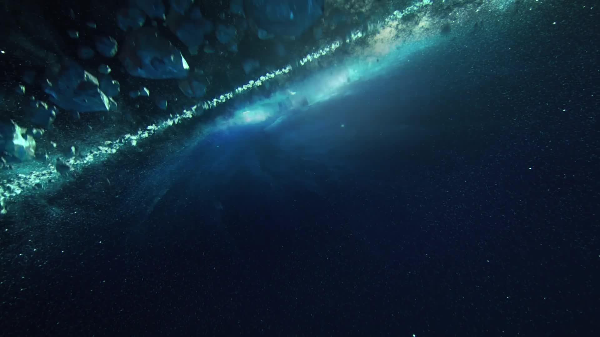 陨石落在太阳系视频的预览图