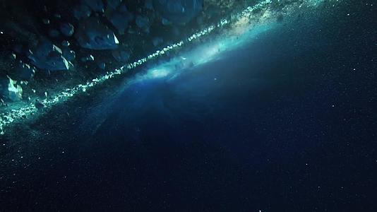 陨石落在太阳系视频的预览图