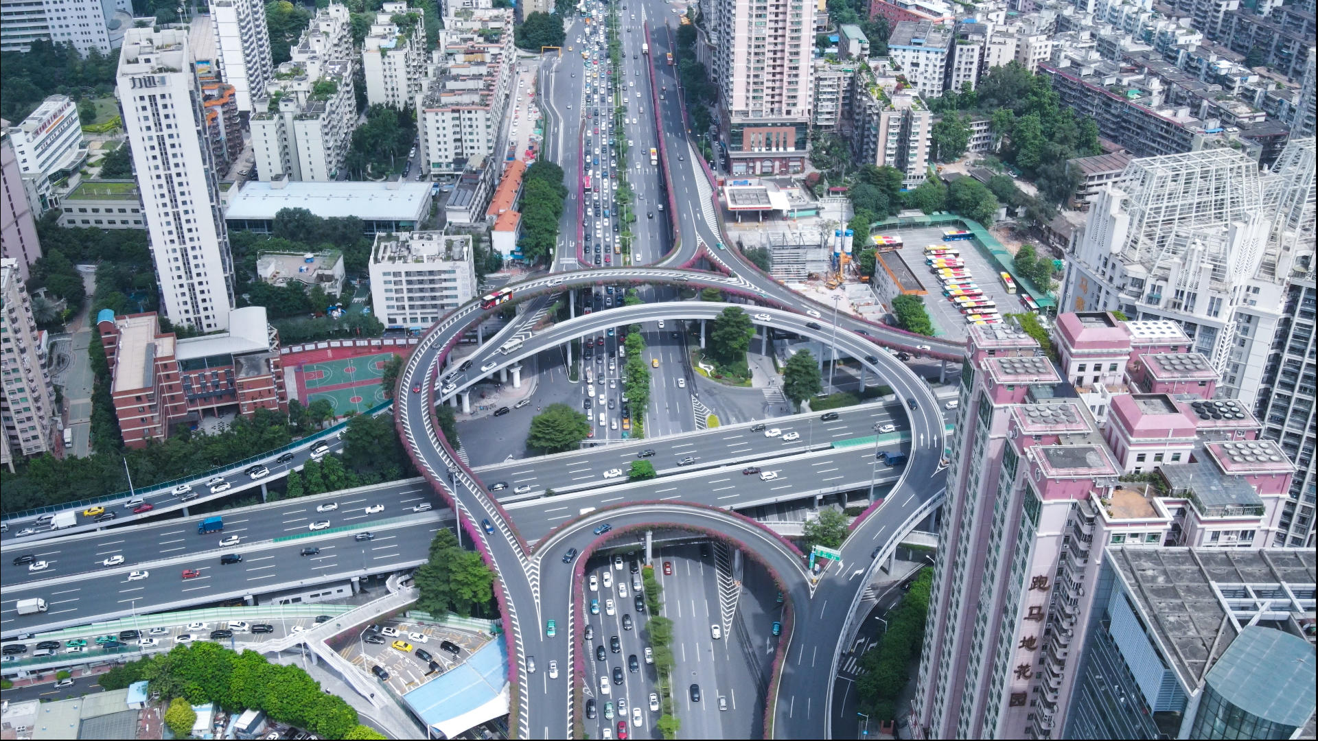 4k高清航拍广州黄埔立交桥视频的预览图