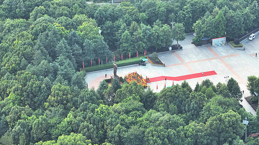 湖南韶山红色旅游毛主席故居广场向伟人献花4k素材视频的预览图