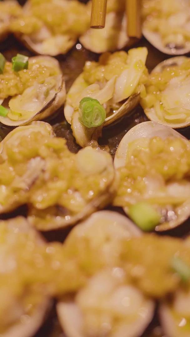 慢镜头升级拍摄素材中餐海鲜小吃碳烤花甲视频的预览图