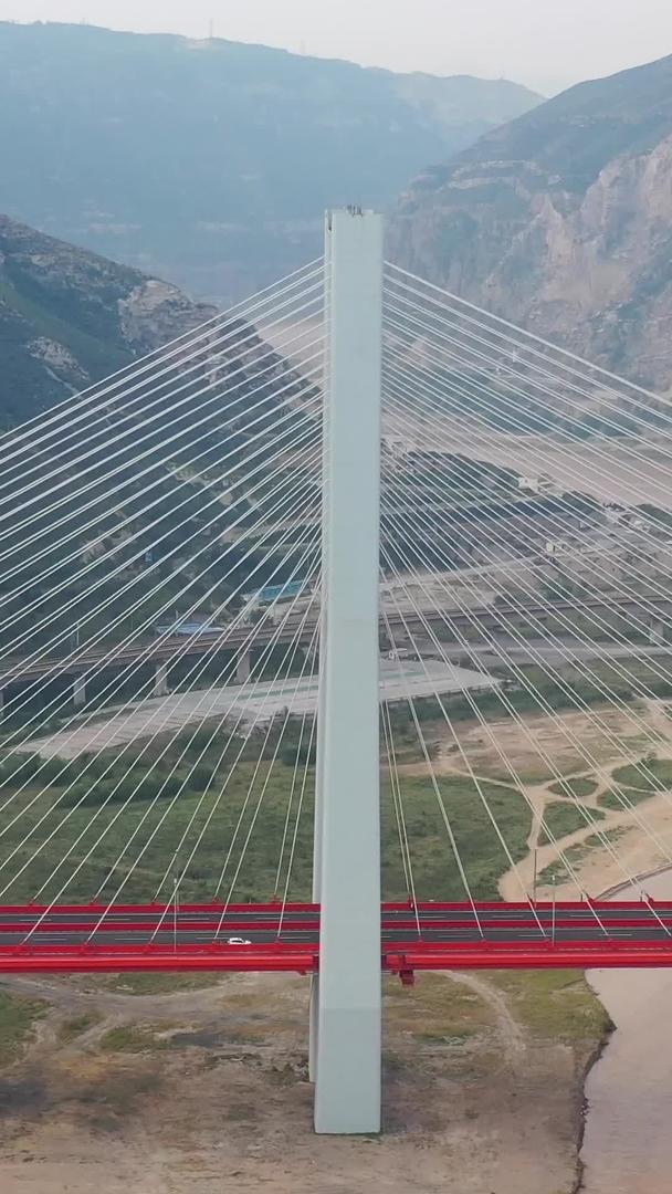 大桥航拍在黄河上的视频视频的预览图