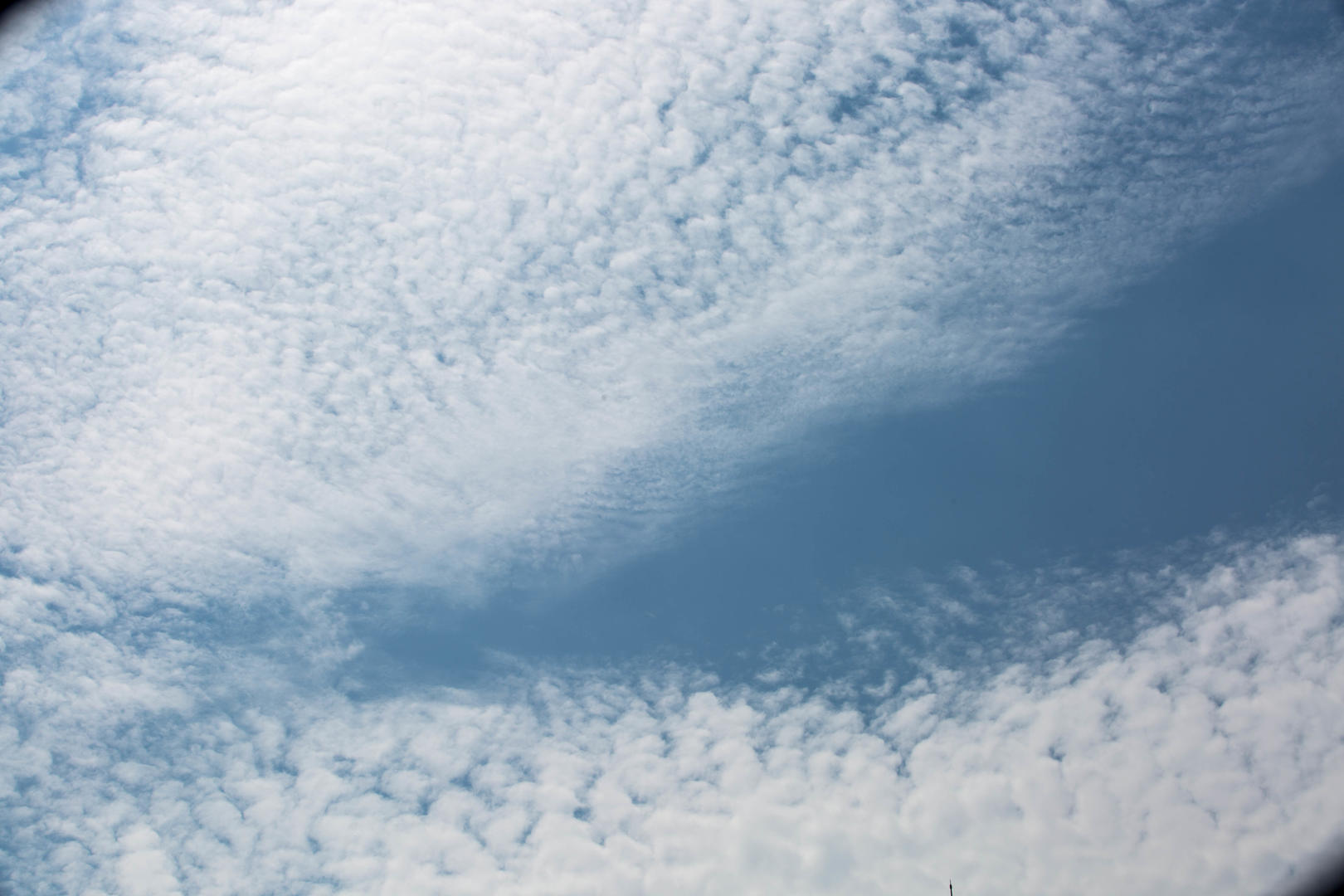 蓝天白云4k实拍素材视频的预览图