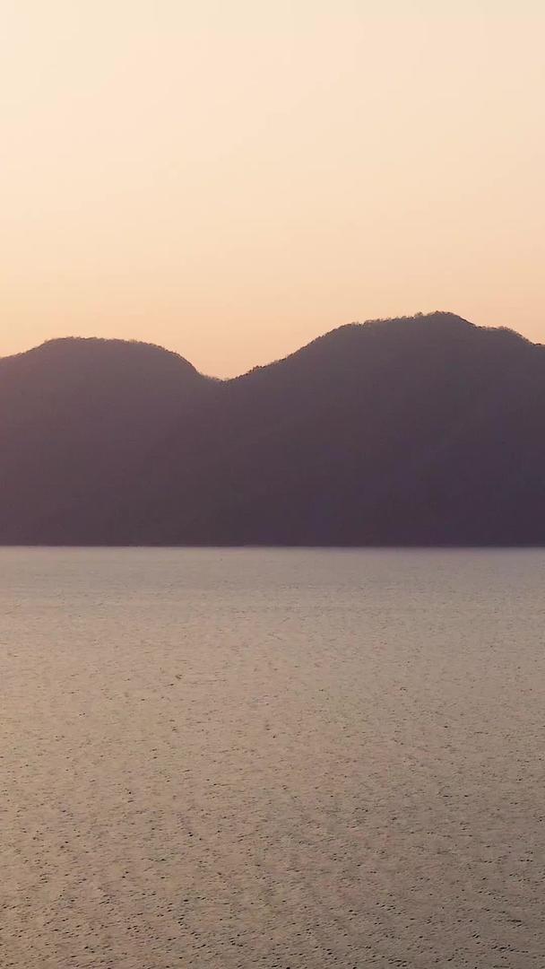 国家5A级景区太平湖夕阳航拍视频视频的预览图