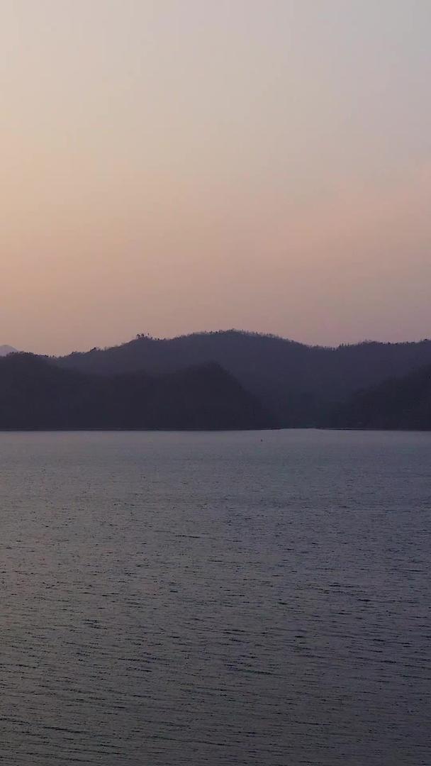 国家5A级景区太平湖夕阳航拍视频视频的预览图