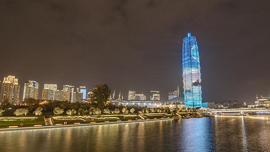8k延时河南郑州新区如意湖玉米大楼夜景视频的预览图