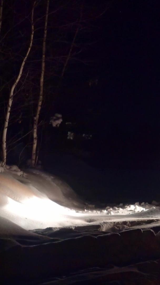 雪山路汽车抛锚视频的预览图