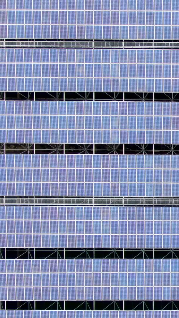 太阳能发电板航拍新能源视频的预览图