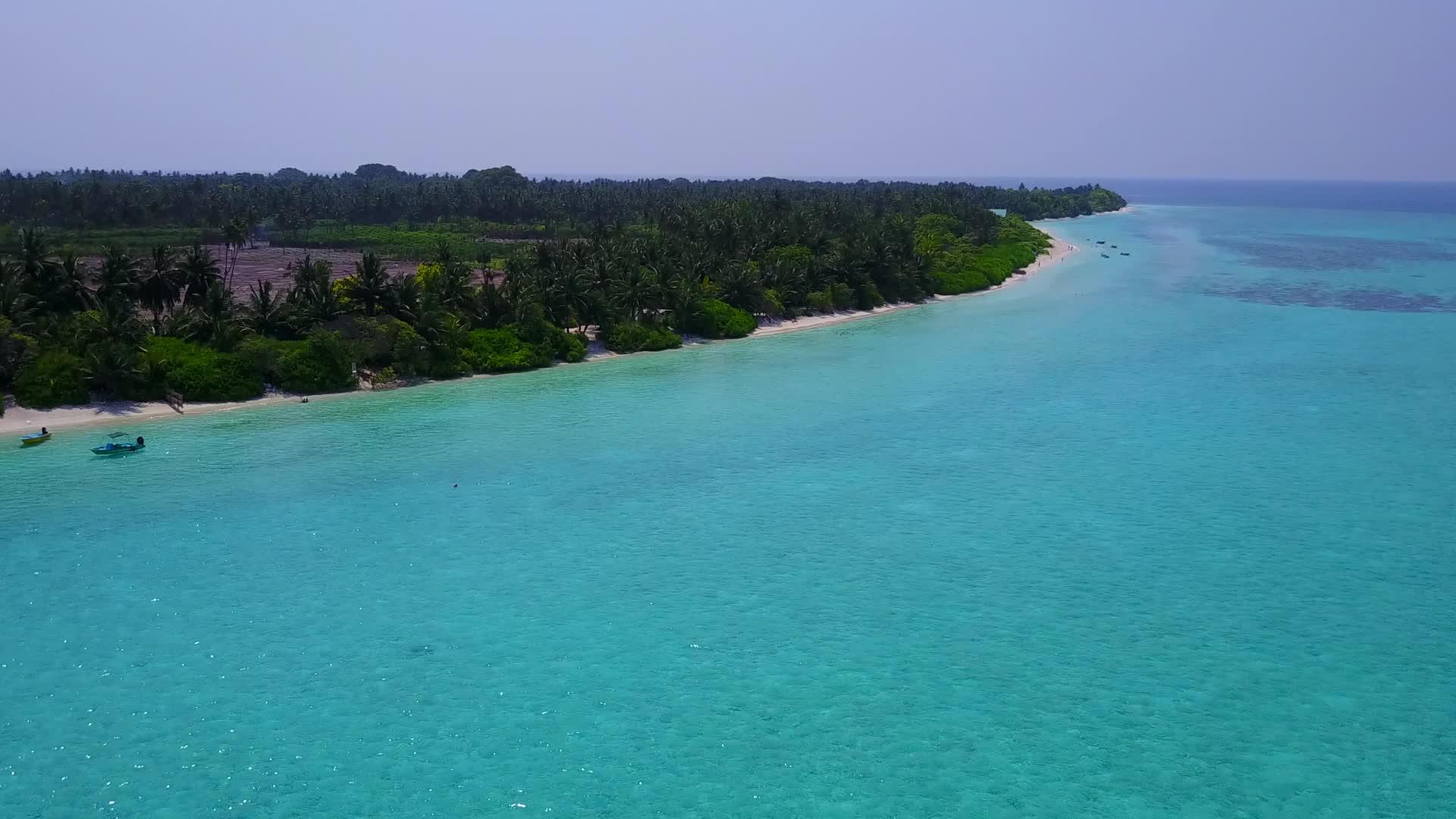 绿海以浅沙为背景视频的预览图