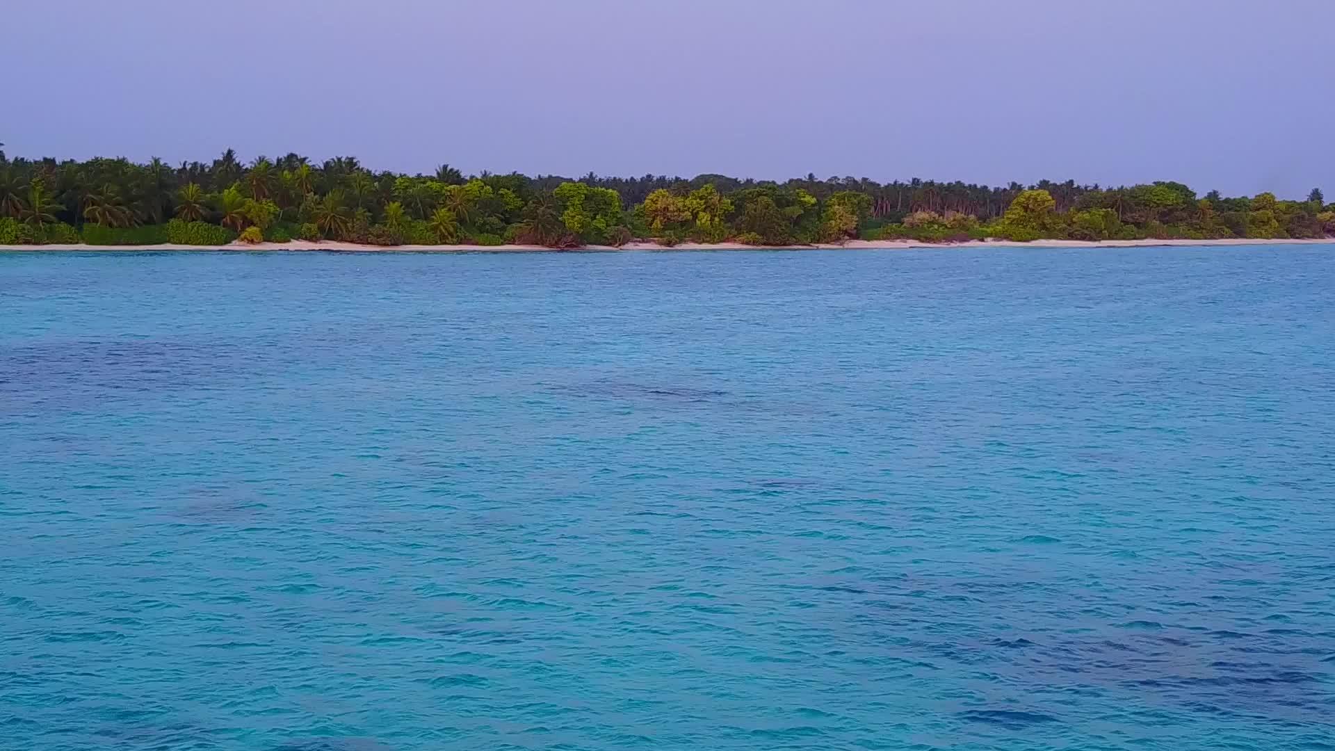 清海热带岛屿海滩度假的白沙背景视频的预览图