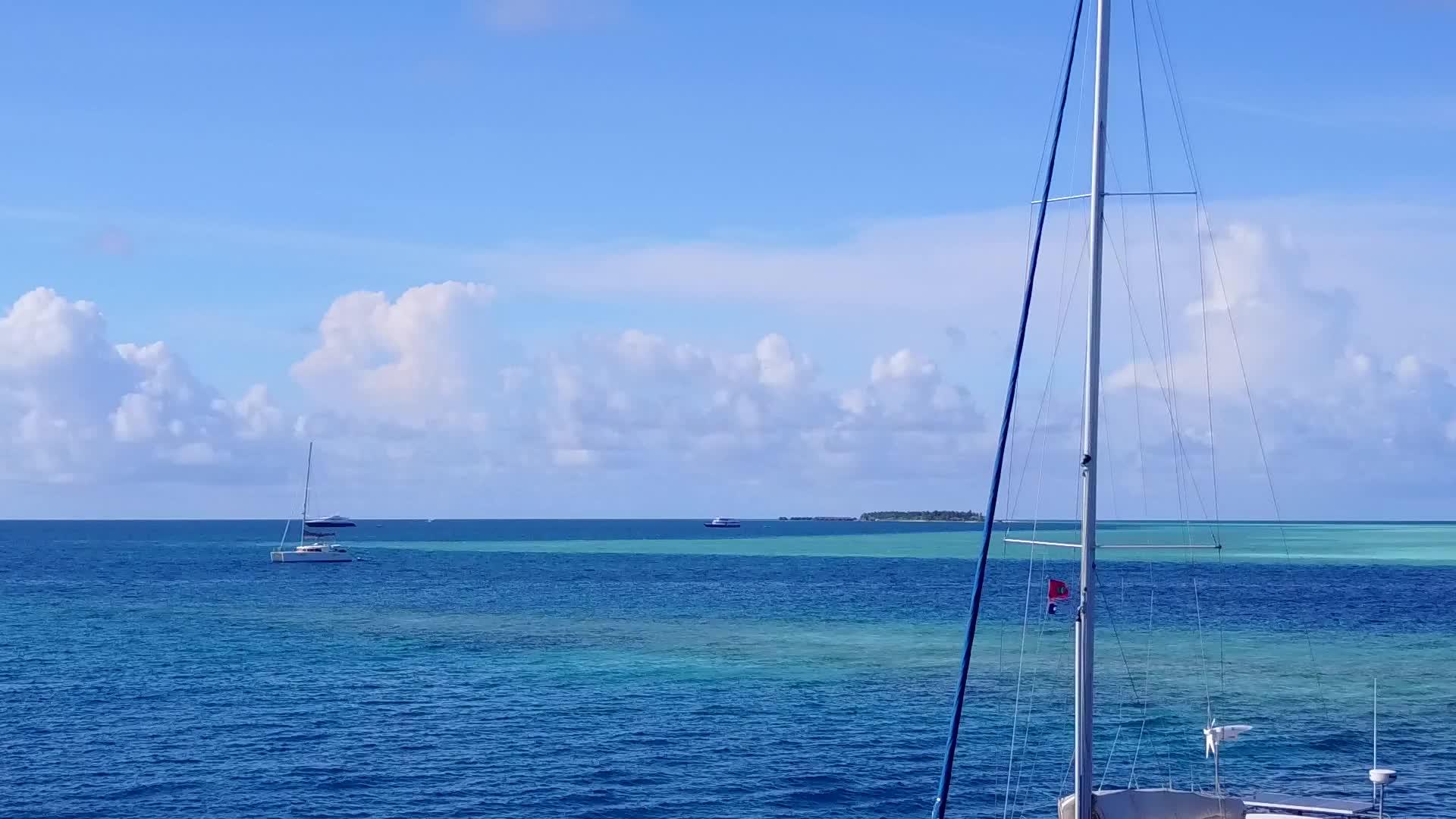 白沙底浅礁湖海滨海滩旅游空中无人驾驶飞机旅游视频的预览图