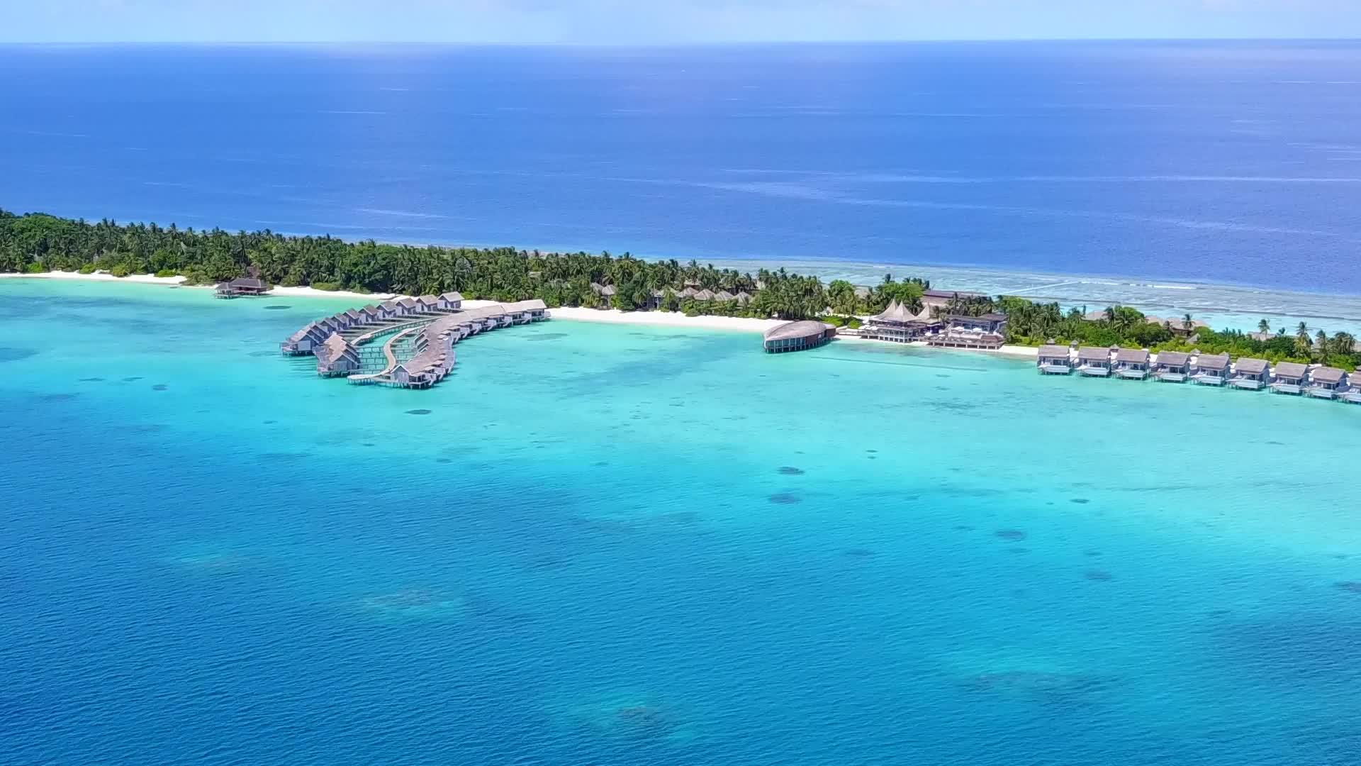 热带旅游海滩海景视频的预览图