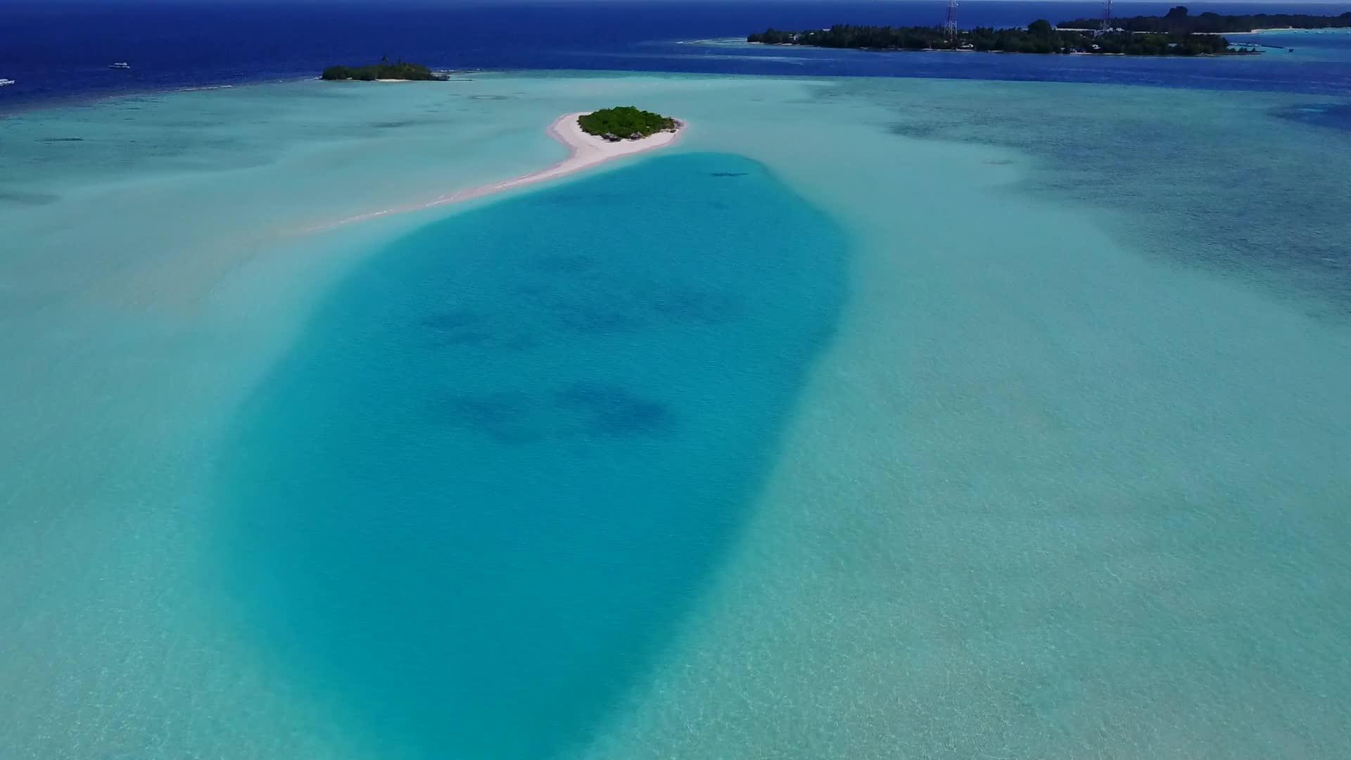 白沙背景绿松石环礁环礁湖海景豪华海滩度假度假视频的预览图