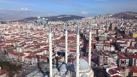 马特佩区中央清真寺位于伊斯坦堡视频的预览图