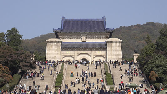 南京中山陵周末游人如织视频的预览图