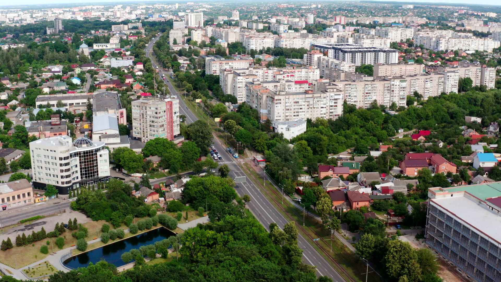 欧洲城市的空中景象视频的预览图