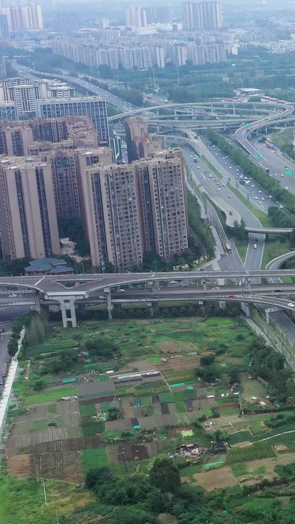 成都北三环金凤凰立交双立交高架桥航拍素材视频的预览图