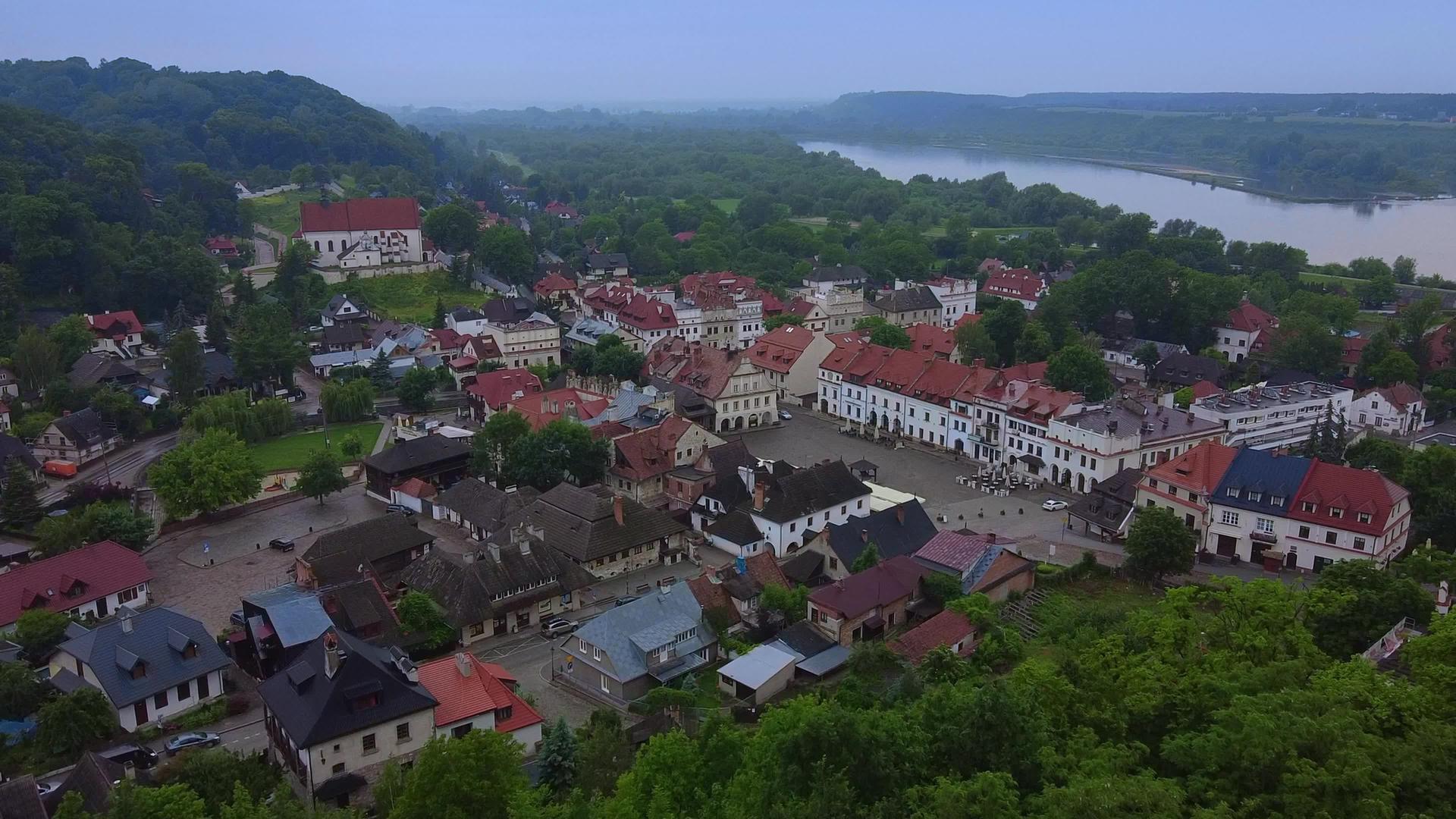 卡齐米日多尔尼市中心在波兰的空中全景视频的预览图