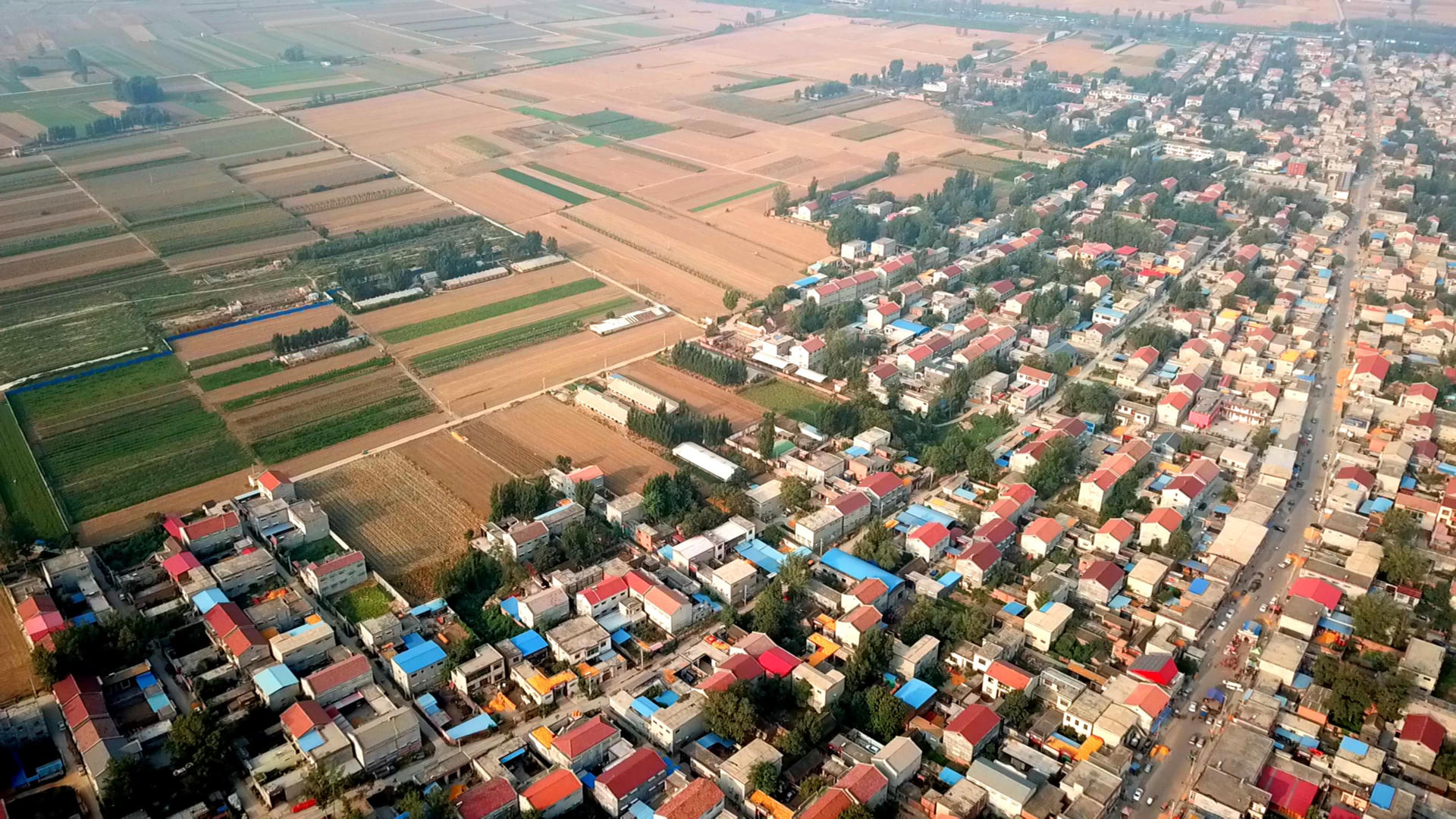 4K航拍江苏邳州城市乡镇房屋建筑视频的预览图