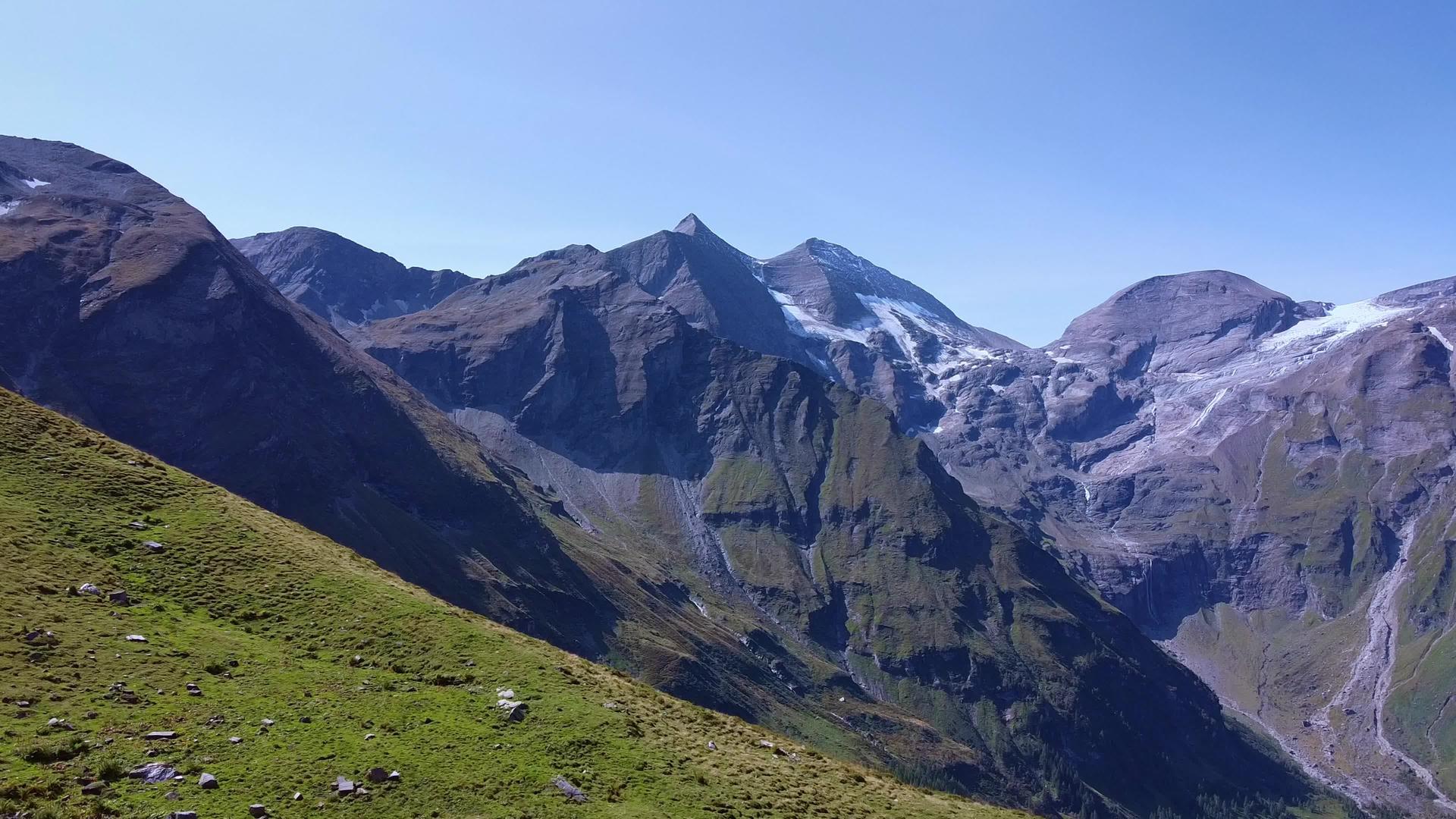 令人惊叹的奥斯特里亚大格洛克纳山脉空中景象视频的预览图
