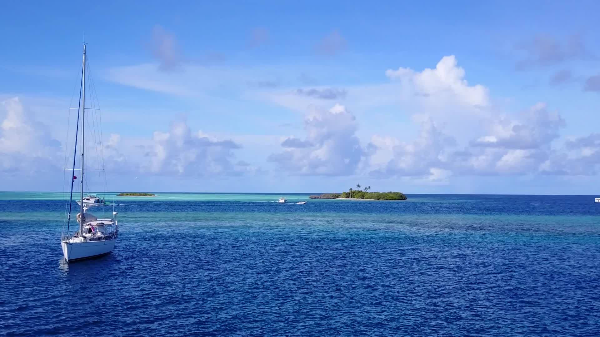 宁静的岛屿海滨风光视频的预览图