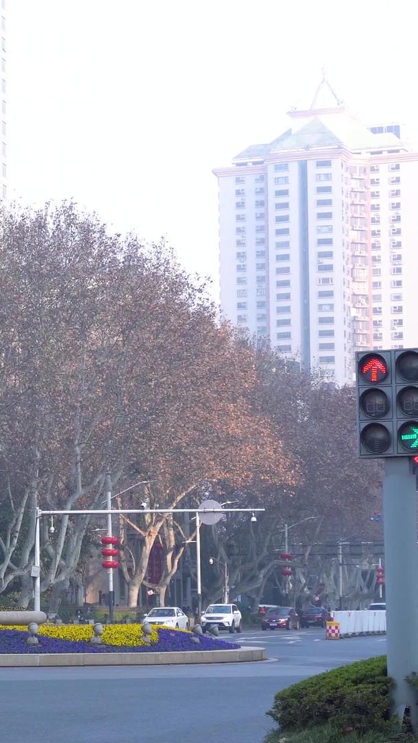 交通交通在南京新街口视频的预览图