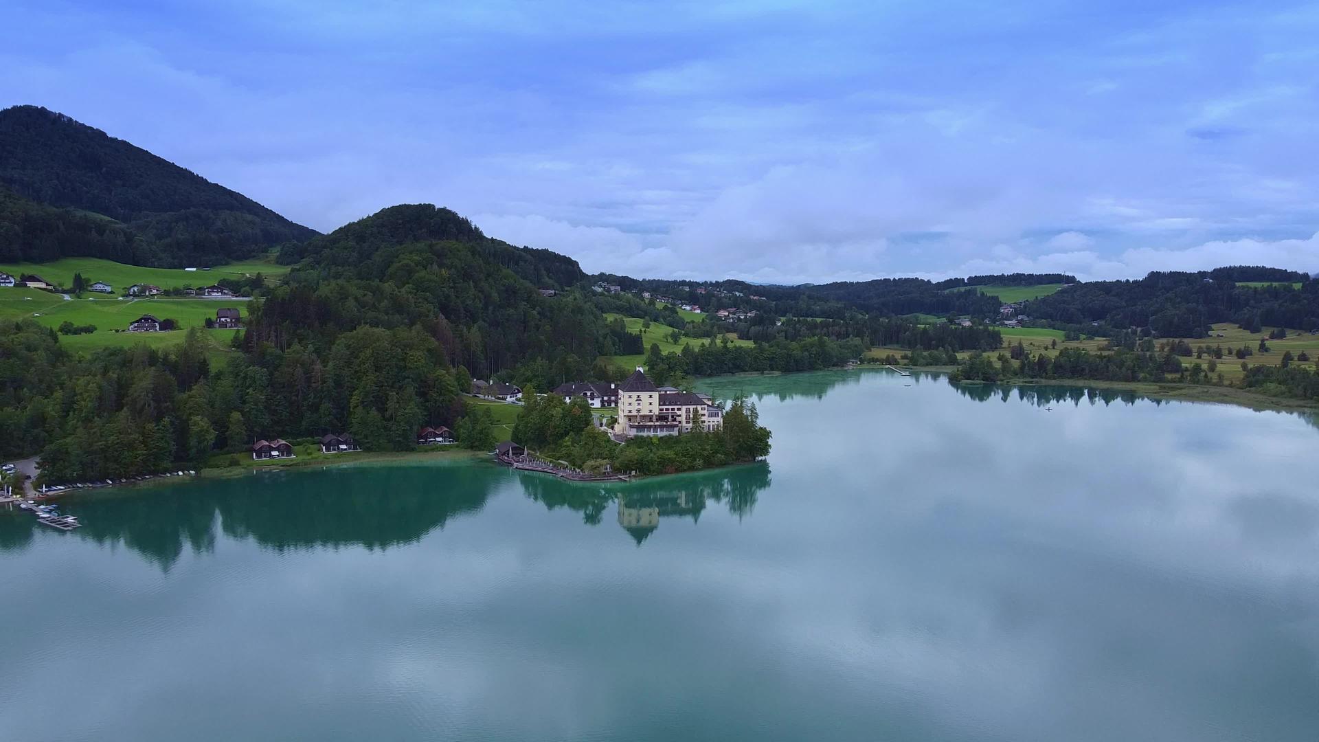 令人惊叹的奥斯特里亚湖富施尔湖风景视频的预览图